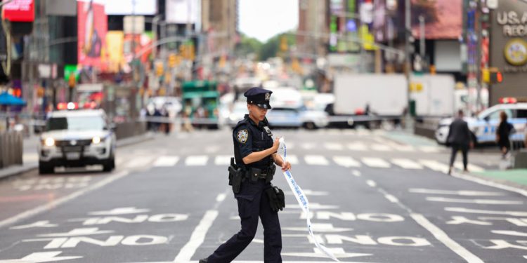 Times Square evakuiran nakon što se u Midtownu Manhattan nalazi ‘Sumnjivi paket’