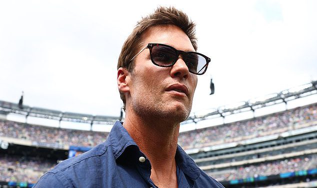 Tom Brady sigurno je ‘izgubio pola’ svog smisla za humor u razvodu Gisele Bundchen nakon žaljenja od pečenja, tvrdi komičar