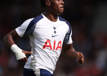 Tottenham, Tel rasističke uvrede za pogrešnu kaznu: priopćenje za javnost kluba