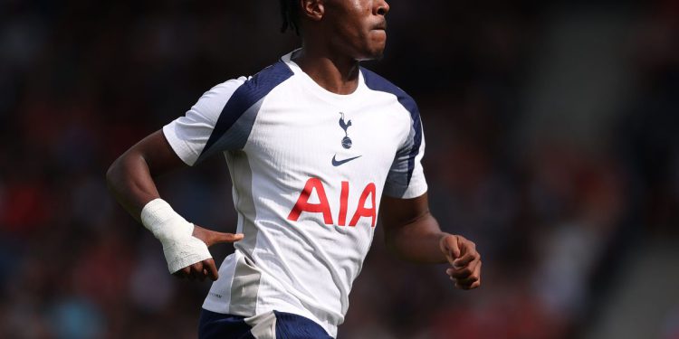 Tottenham, Tel rasističke uvrede za pogrešnu kaznu: priopćenje za javnost kluba