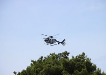 Tri osobe teže ozlijeđene u prometnoj nesreći na Pelješcu, među njima i dijete, svi su helikopterom prebačeni u Split