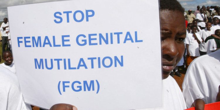 Tri žene optužene za smrt novorođenčeta u slučaju osakaćenja ženskih genitalija