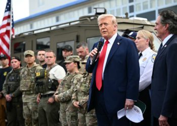 Trump Touts percipirao pobjede, hvaleći “zdrave, privlačne ljude” na DC Federal Patrol Photo Op