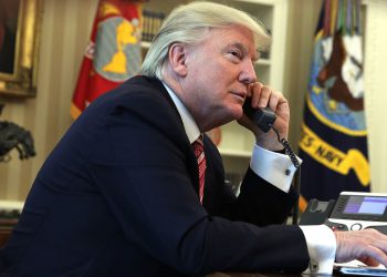 Trump-Zelensky poziv ‘nije bila laka’-Axios-RT World News