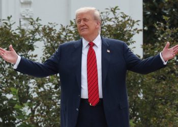 Trump ažuriranja uživo: Predsjednik kaže da Texas ima “pravo na još pet mjesta” kao Dems spreman za “borbu za noževe”