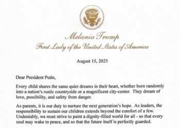 Trump dijeli pismo prve dame Melaniju Putinu dok bjesni zbog izvještavanja o samitu Aljaske