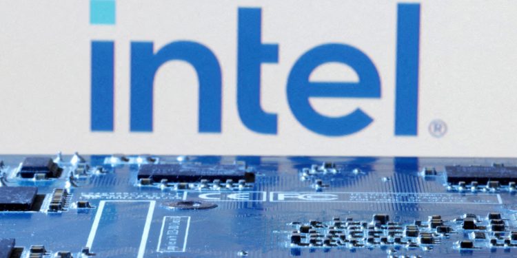 Trump kaže da će Intel dati američku vladu 10% udjela u svom poslu