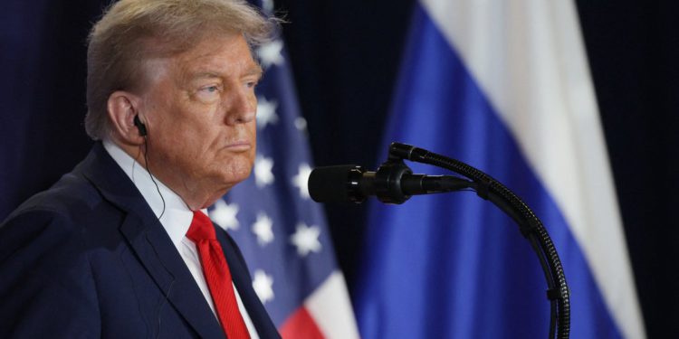 Trump kaže da će potpisati izvršnu naredbu i voditi ‘pokret’ protiv glasovanja u pošte