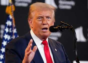 Trump kaže da će se taoci vratiti tek kad se Hamas ‘sukobi i uništi’