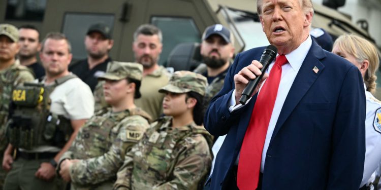 Trump mobilizira do 1.700 Nacionalnih gardista u 19 država kako bi proširio zakon i probijanje reda