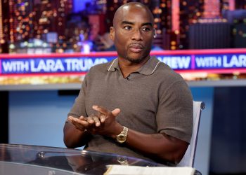 Trump napada ‘rasistička letenja’ charlamagne tha boga nakon što ga je radio domaćin kritizirao u emisiji Lare Trump