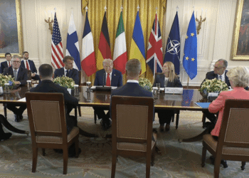 Trump šaptao Macronu: Putin želi dogovor sa mnom. Koliko god to ludo zvučalo