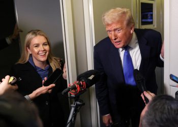 Trump se navija nad Karoline Leavitt: “To je to lice, to je onaj mozak, to su to usne, način na koji se kreću!”