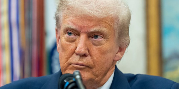 Trump tvrdi da “milijarde dolara” koji sada prelaze u nas nakon što stupe na snagu predsjedničkih novih tarifa