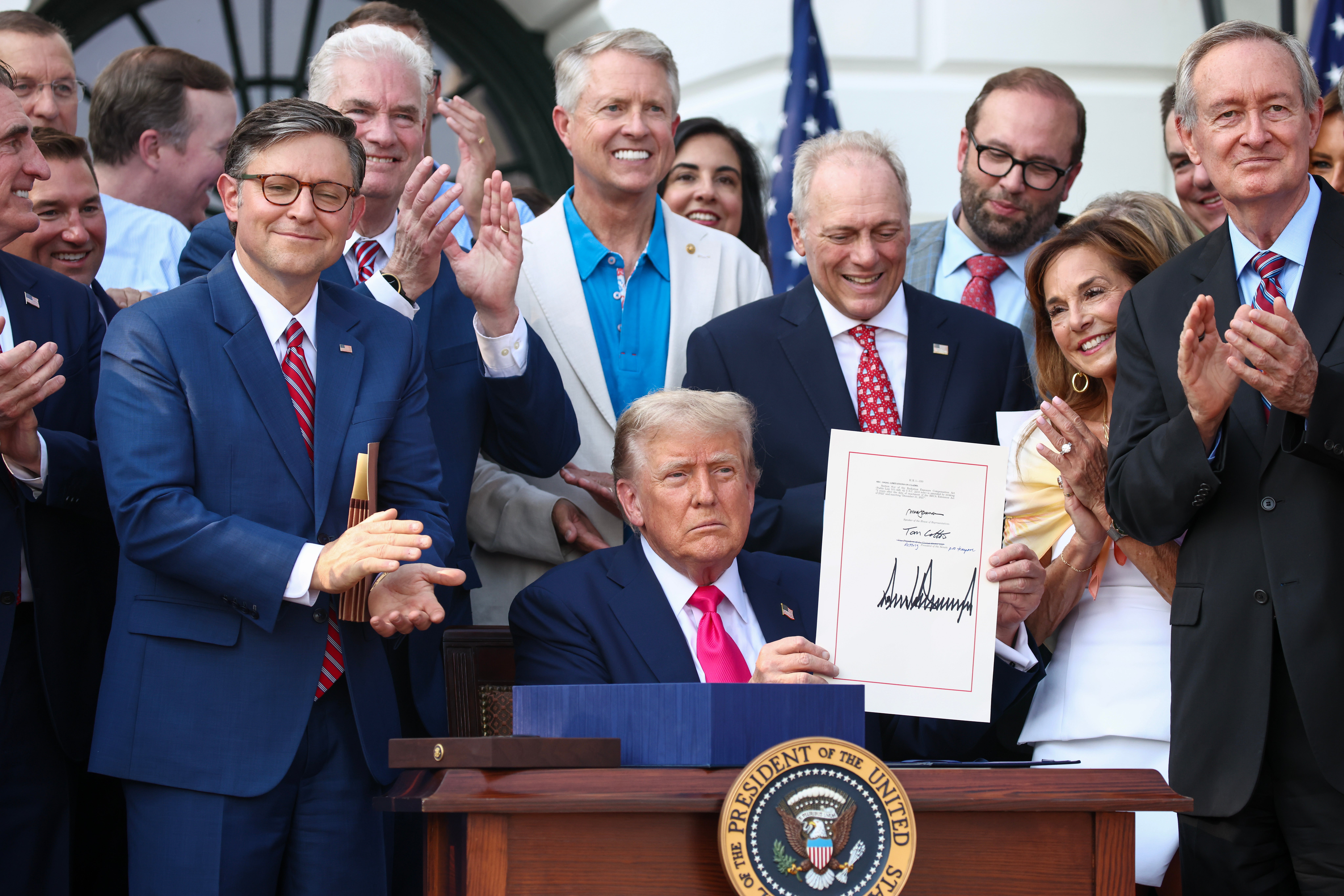 Trumpova 'Veliki, prekrasan Bill' i druge politike ne izgledaju baš tako lijepo za Amerikance, čiji su pogledi na predsjednika postajali negativniji u otprilike šest mjeseci u kojima je bio na vlasti