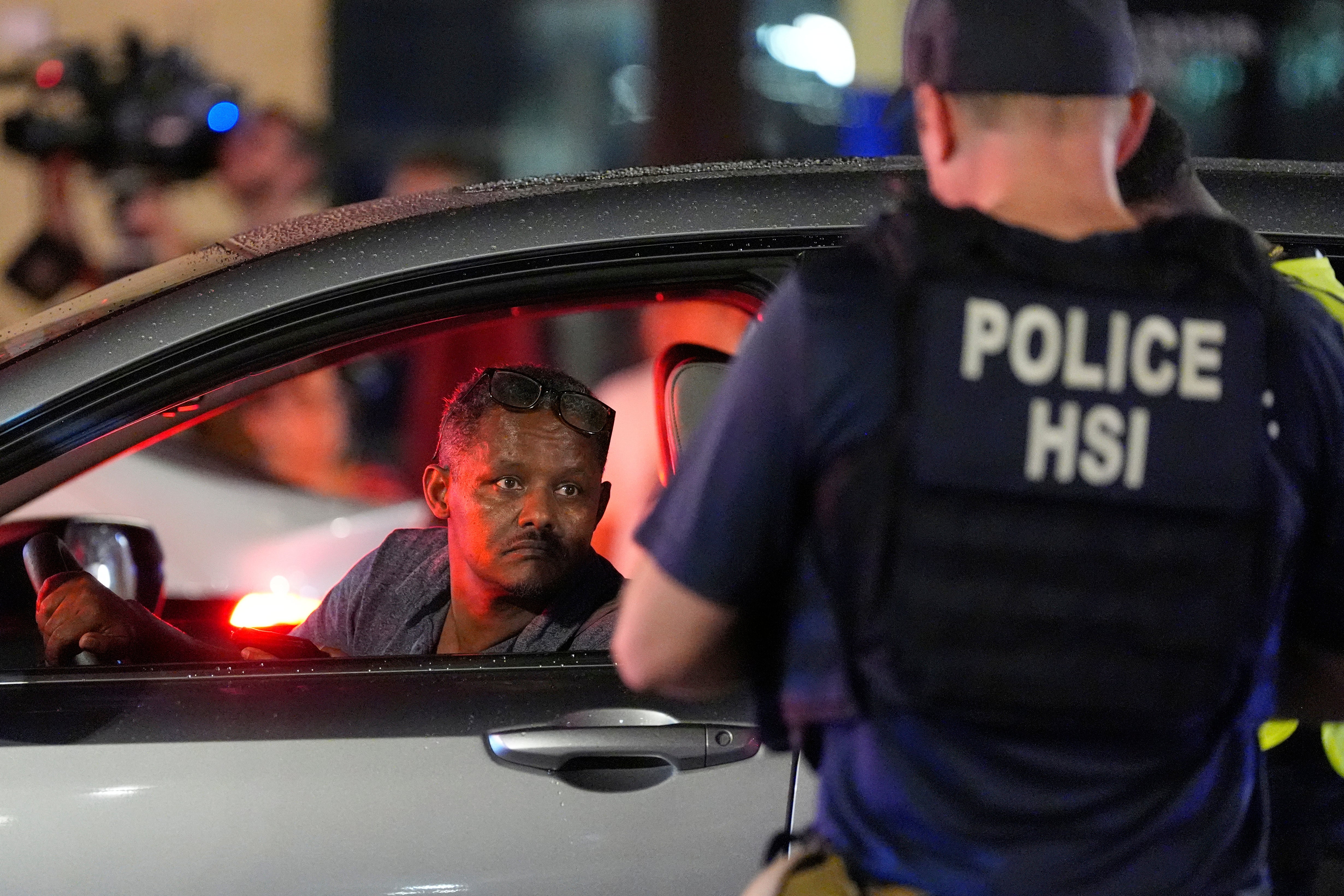 Agent za istrage domovinske sigurnosti dovodi u pitanje vozača na DC kontrolnoj točki u srijedu navečer