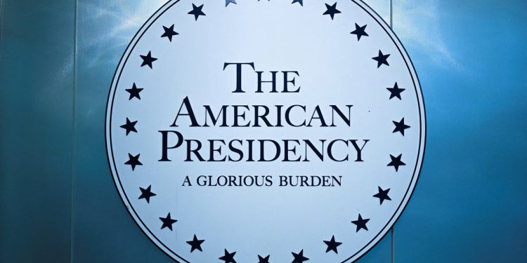 Trumpov prikaz imperijata vratio se u Smithsonian – ali s nekim značajnim promjenama