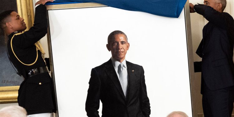 Trumpov vid-no-evil pomicanje slijeće Obama i grle iz vida u portretu Bijele kuće, kaže izvještaj