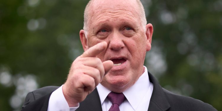 Trumpova granica Czar reagira nakon što Indy 500 track boss zahtjeva završava do naziva ‘Speedway slammer’ za novi migrantski pritvorski centar