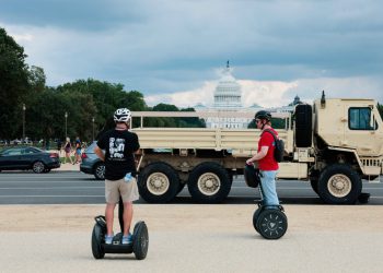 Trumpova kontroverzna naknada za vizu od 250 dolara mogla bi koštati američku ekonomiju 11 milijardi dolara jer turisti ostaju podalje, otkrivaju istraživanje