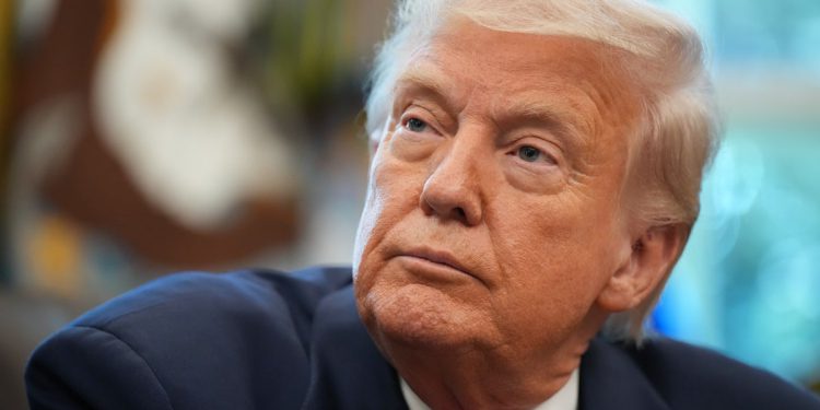 Trumpova ocjena odobrenja ponovno se upada u novu anketu jer su neki njegovi pristaše kiseli na njegovom nastupu