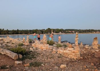 Turisti devastiraju zaštićeni arheološki lokalitet Sipar!