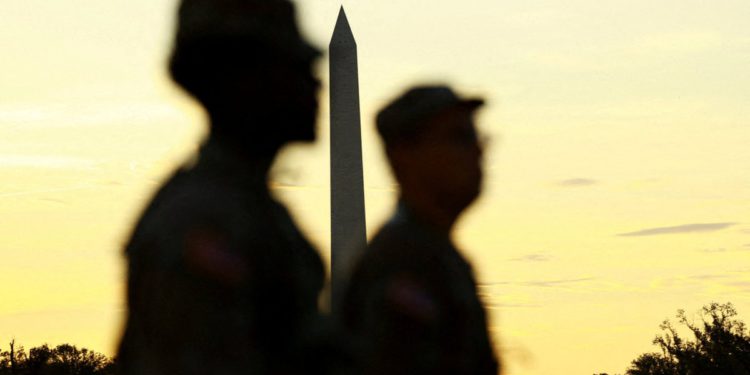 Turisti su u četvrtak ujutro pozdravili nacionalnu gardu koji patroliraju