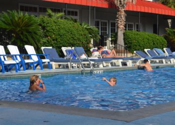 Turkinja došla s 10 djece na bazen: Jedno se skoro utopilo, reakcija majke zapanjila sve prisutne