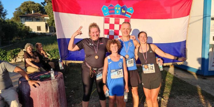 U čast ratnog zapovjednika Danijela Telesmanića Dida trčala i njegova 65-godišnja kći Korina