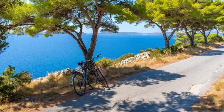 U sudaru biciklista na Krku obojica biciklista teško ozlijeđena