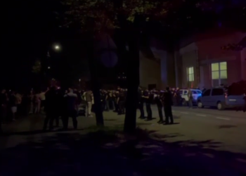 Ukrajinski gradski neredi protiv prisilne mobilizacije (videozapisi) – RT Rusija i bivši Sovjetski Savez