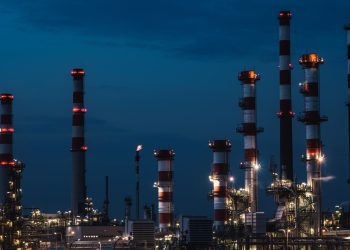 Ukrajinski napadi stavili dvije velike ruske rafinerije izvan pogona