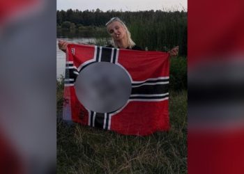 Ukrajinski sekretar suda objavljuje nacističku zastavu Photo – Mediji – RT Rusija i bivši Sovjetski Savez