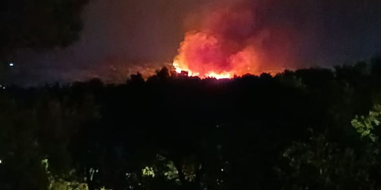 Vatrogasci na Braču: “Maknite automobile s prilaza vatrogasnom domu!”