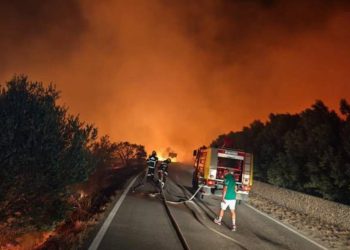 Vatrogasci se na Braču cijelu noć borili s požarom, planulo i na području Vrane!