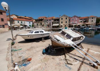 Velika drama na Dugom otoku: Čovjek platio da mu grade kuću, a onda je krenuo show