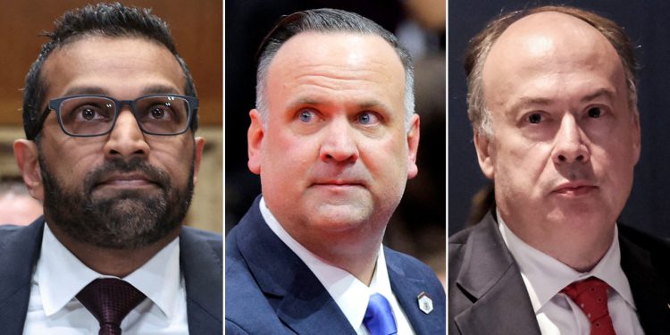 Višestruki Trumpovi dužnosnici tvrde da je nadzor FBI -a putem e -maila Google Court nalog