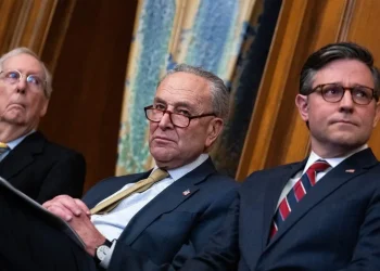 Vladin financiranje kriza se drži kako se Kongres suočava 1. listopada rok