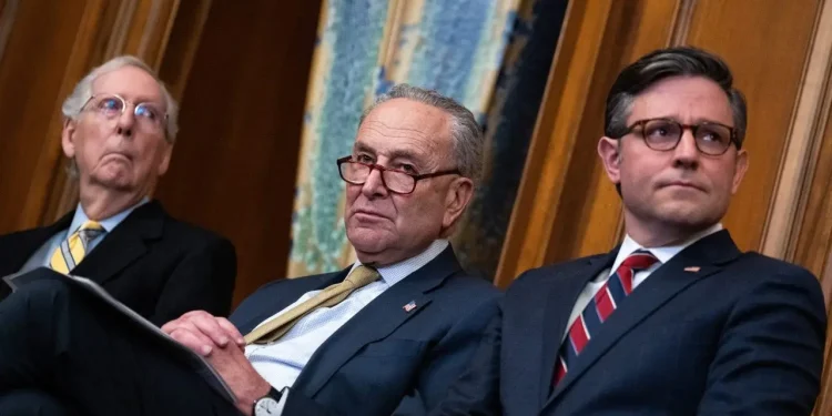 Vladin financiranje kriza se drži kako se Kongres suočava 1. listopada rok