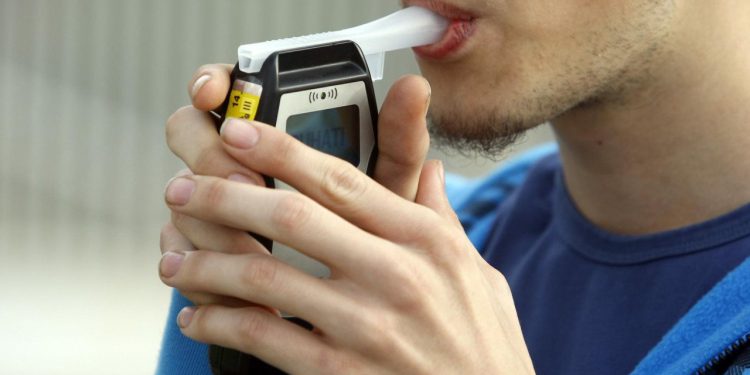 Vozač zaustavljen u Mlinima papreno će platiti svoju vožnju jer je napuhao impresivnu količinu alkohola