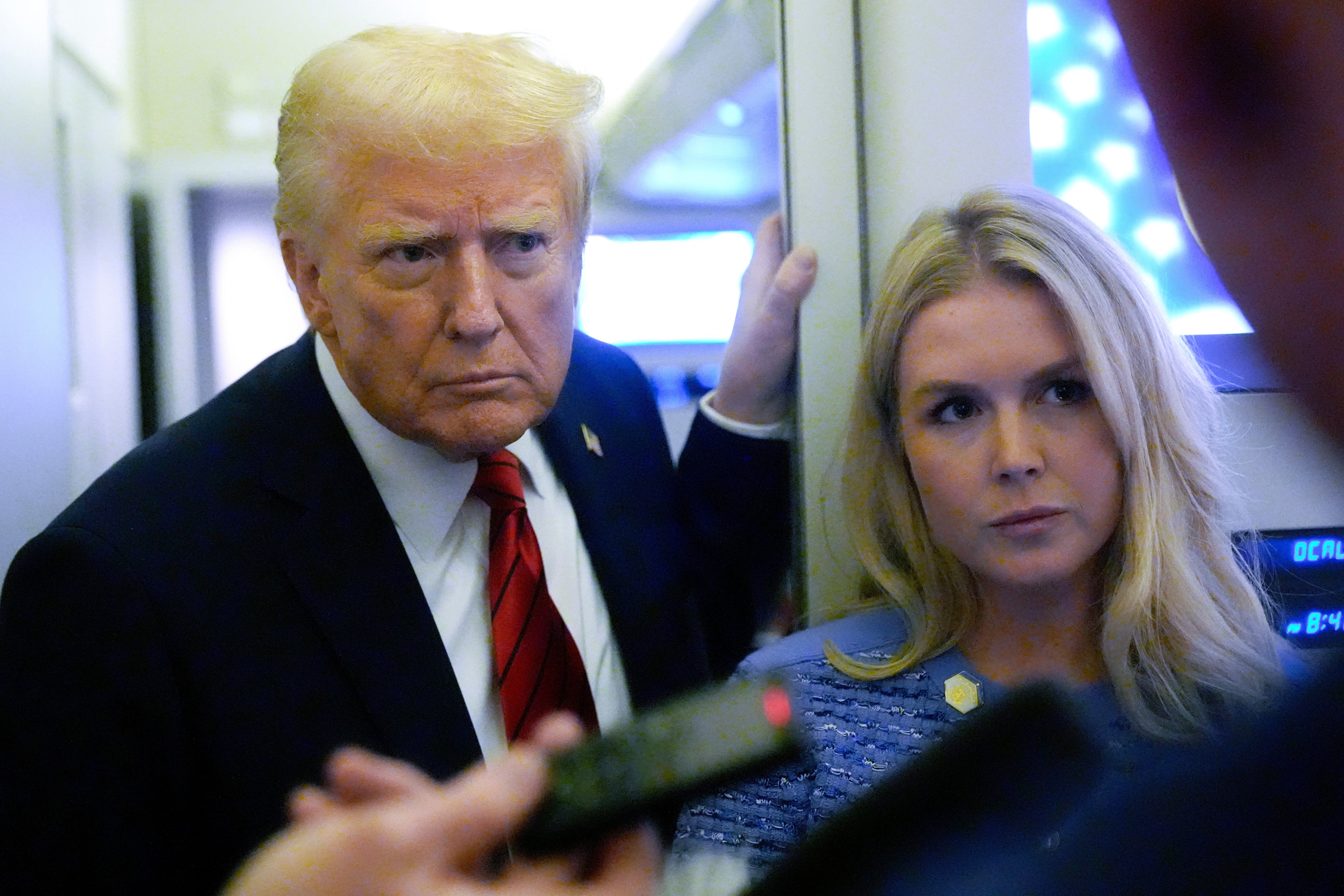 Donald Trump ponudio je visoku pohvalu za svoju tiskovnu tajnicu Bijele kuće Karoline Leavitt, hvaleći je 'lice' i 'usne'
