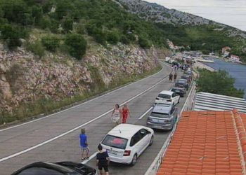 ZBOG VJETRA Cesta između Maslenice i Zatona Obrovačkog otvorena samo za automobile