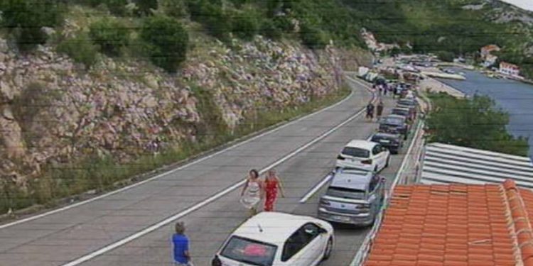 ZBOG VJETRA Cesta između Maslenice i Zatona Obrovačkog otvorena samo za automobile