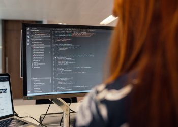 Zabrinjavajući trend na tržištu rada, AI sve mijenja, broj otkaza skočio za 140 posto