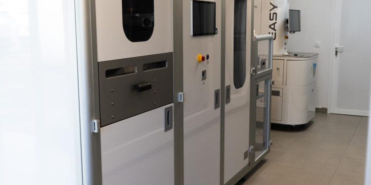 Zadarska bolnička ljekarna dobila vrhunsku tehnologiju: Novi robot izdaje 1300 doza lijekova na sat