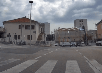 Zamalo tragedija! Usred dana na splitskoj prometnici čekao u krivom smjeru, a onda je naišlo drugo vozilo…