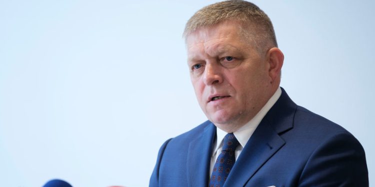 Zapad ‘rabljena’ Ukrajina – premijer države EU – RT Rusija i bivši Sovjetski Savez