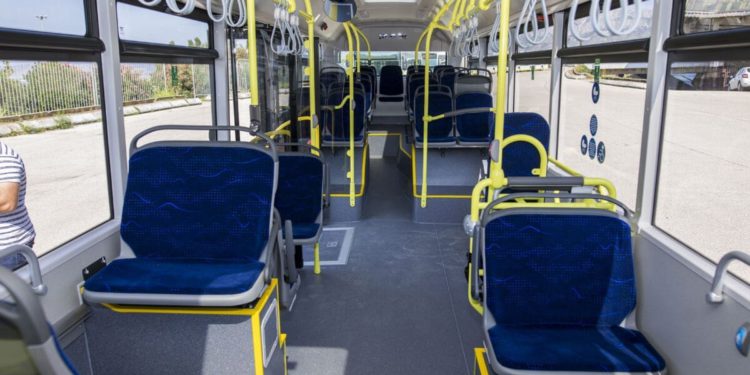 Zastoj na Pazdigradu: Prometov autobus zapeo na kružnom toku