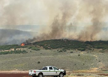 Zatvor je evakuiran kao Colorado Wildfire postaje jedan od najvećih u državnoj povijesti