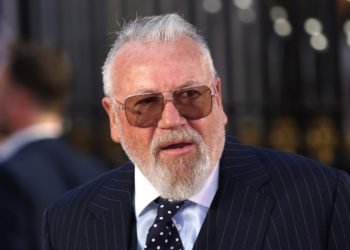 Zvijezda Black Widow Ray Winstone toliko se frustrirao Marvelovim zahtjevima za preusmjeravanjem da je umjesto toga tražio da se “preboli”, prije nego što ga je podsjetio da je pod ugovorom